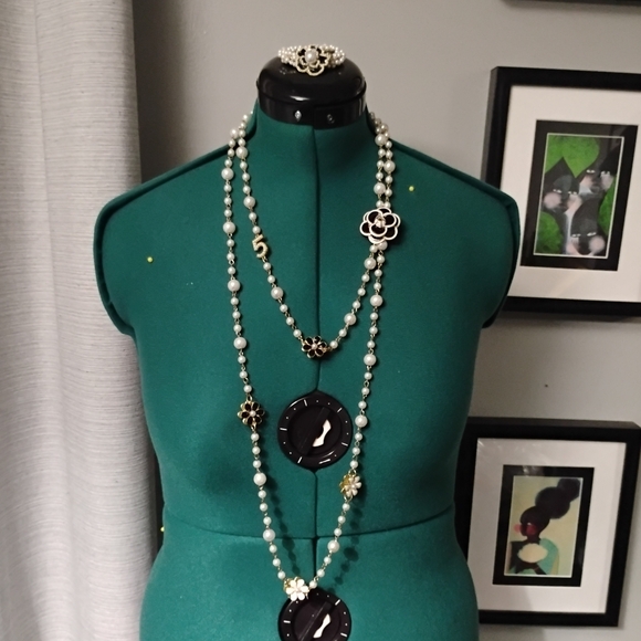 Pearl & Flower Necklace with Hair Accessory Costume Jewelry in White Black Gold - Picture 14 of 14